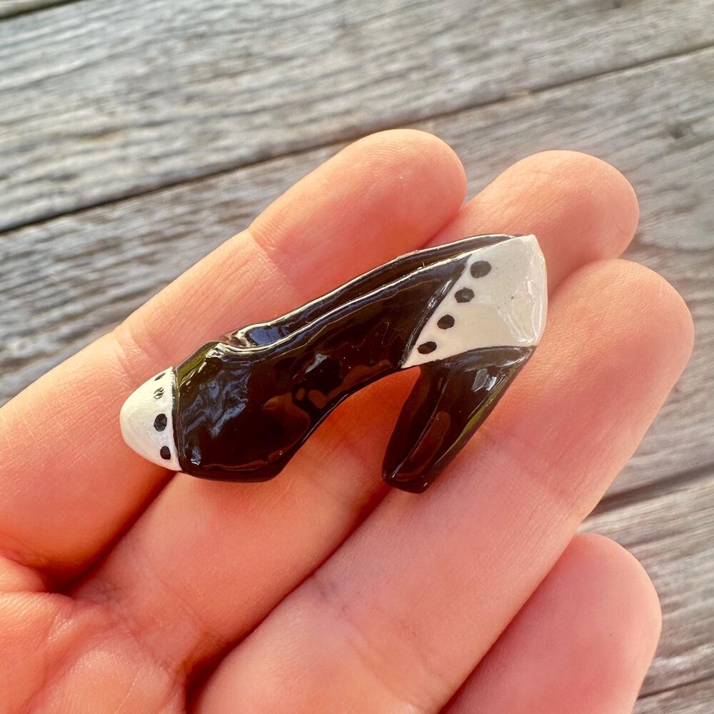 Vintage Jewelry Black and White Shoe Brooch Shoe Pin